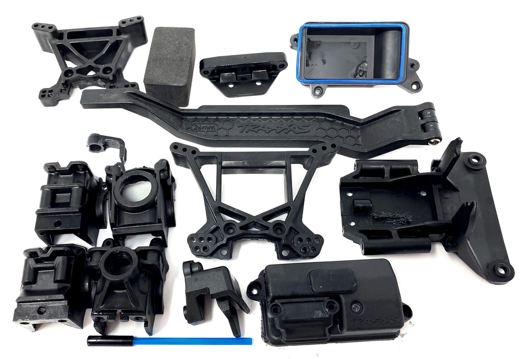 RUSTLER 4x4 Receiver Box, bulkhead towers battery hold down VXL 67076